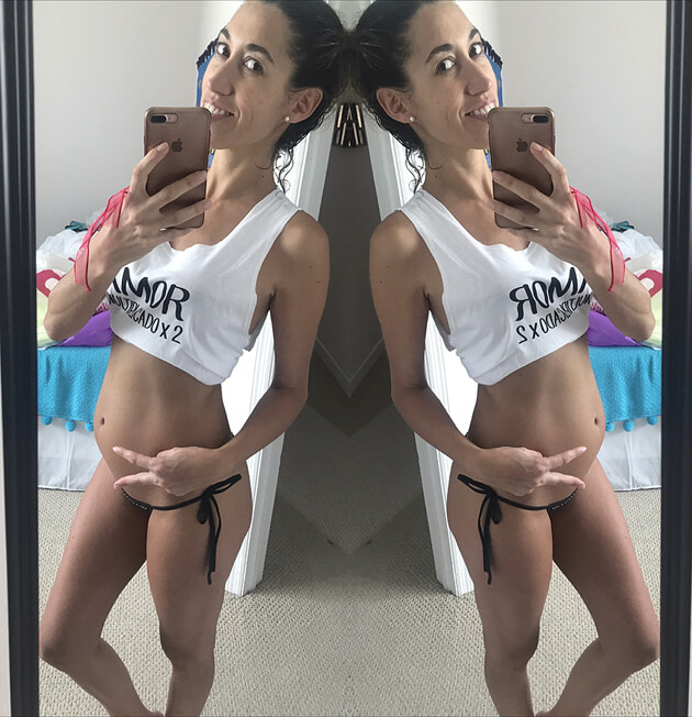luciana indicando que son dos