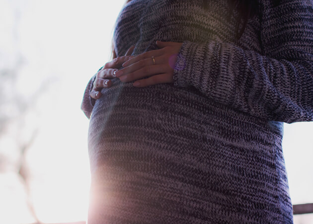 quitar manchas de la ropa de maternidad