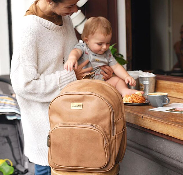 presenta sus mochilas maternales, Blondie y otras